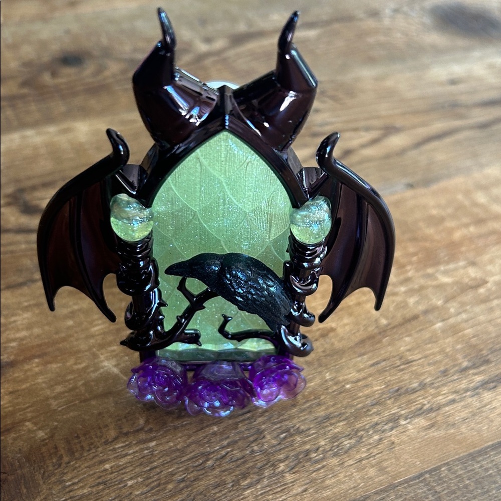 Bath & Body Works Gothic Raven Wallflowers Villians Collection.